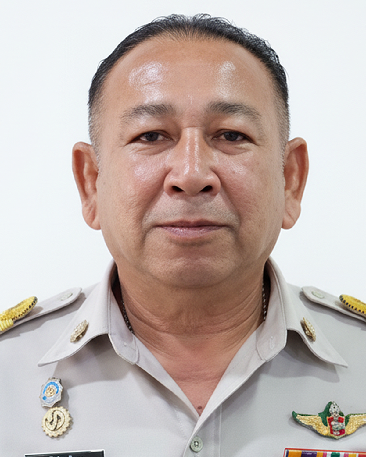 นายอนันต์ เฉลิมพล